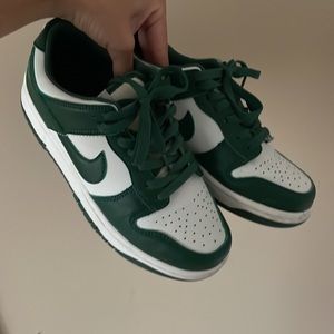 Nike dunks low